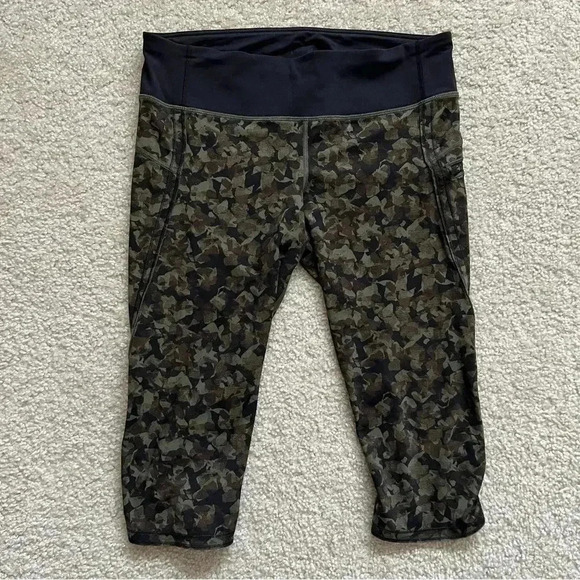 Lululemon Run Top Speed Capri Crop Full On Luxtreme Wm Sz 10 Mystic Jungle Green - Picture 1 of 13